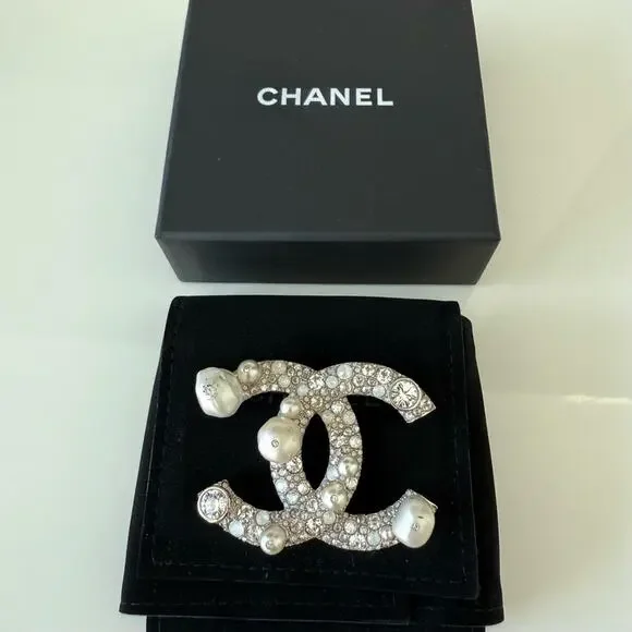CHANEL women brooch with natural pearls Authentic Retail 2100$